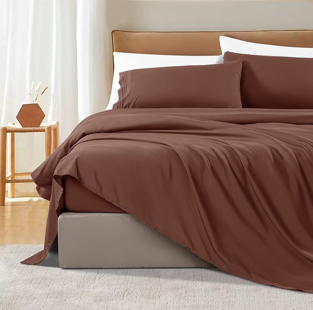 The Appeal of Plain Bedsheets